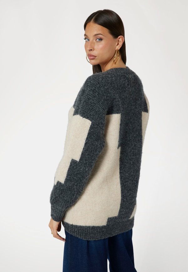 Guess  INTARSIENMOTIV AUS
