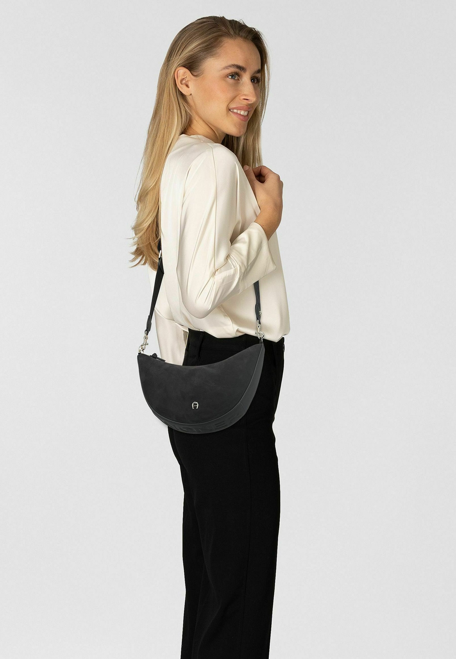 AIGNER ZITA UMHÄNGE 30 CM