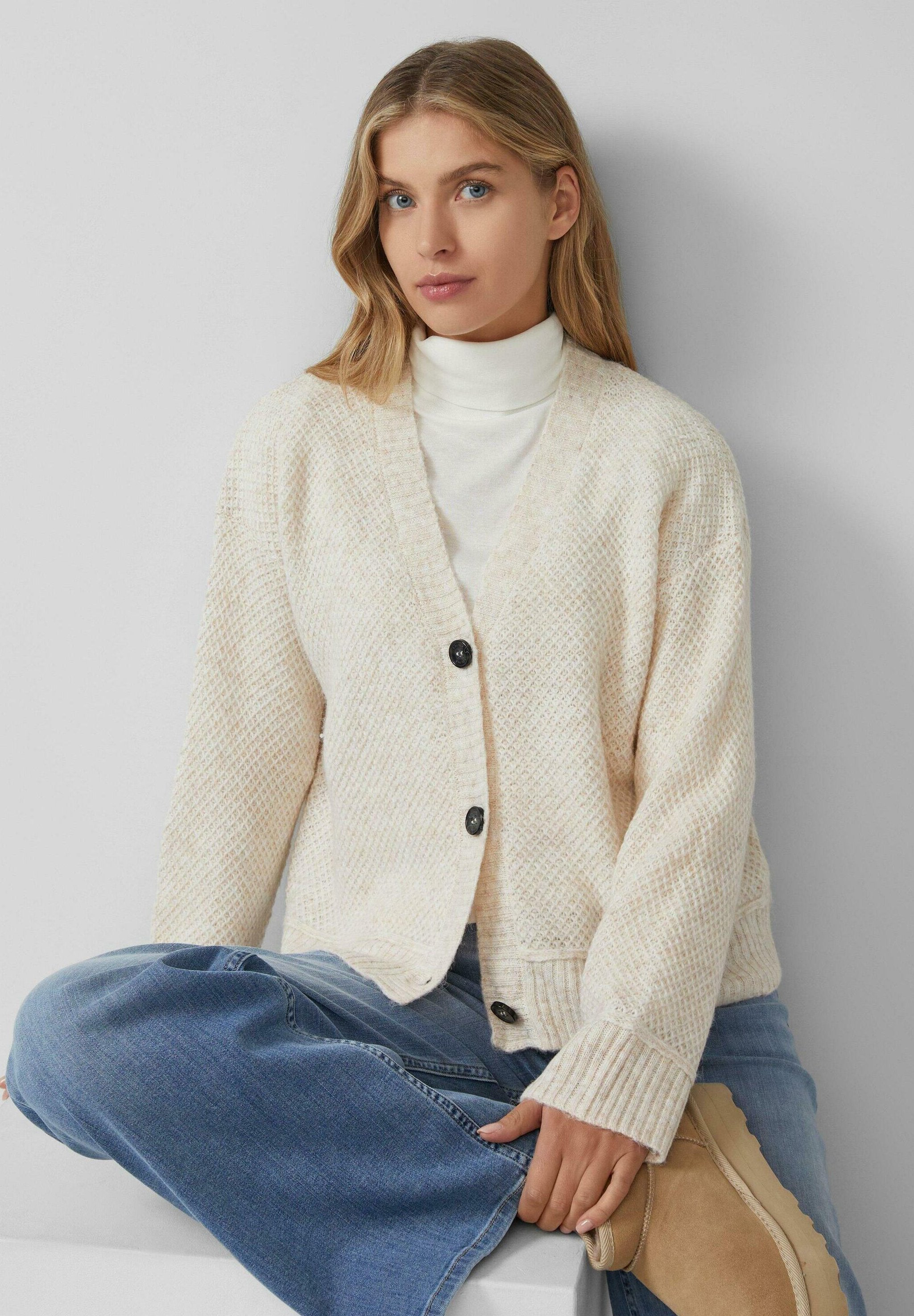 s.Oliver Strickjacke Media 10