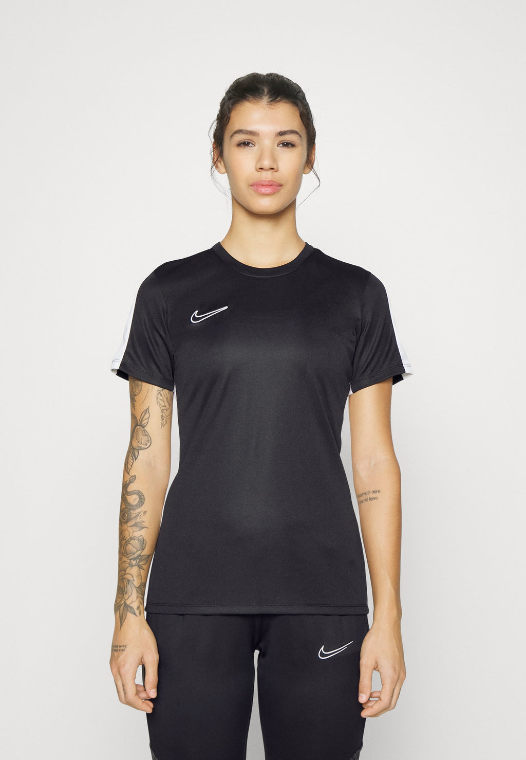 Nike Performance TOP BRANDED