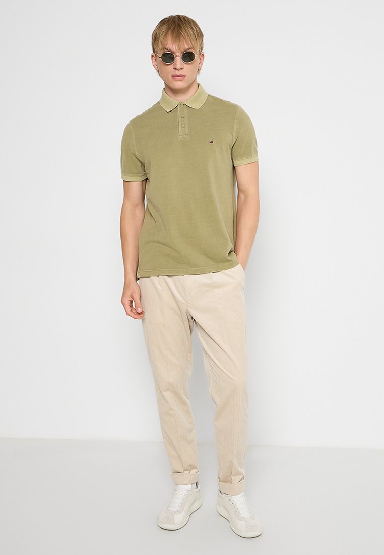 REGULAR FIT Media 2