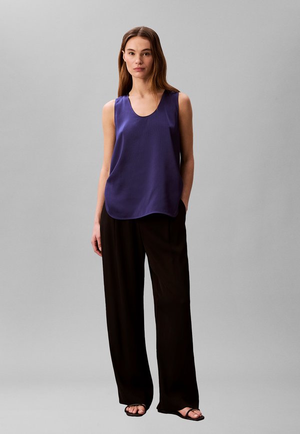 Calvin Klein HAMMERED TANK