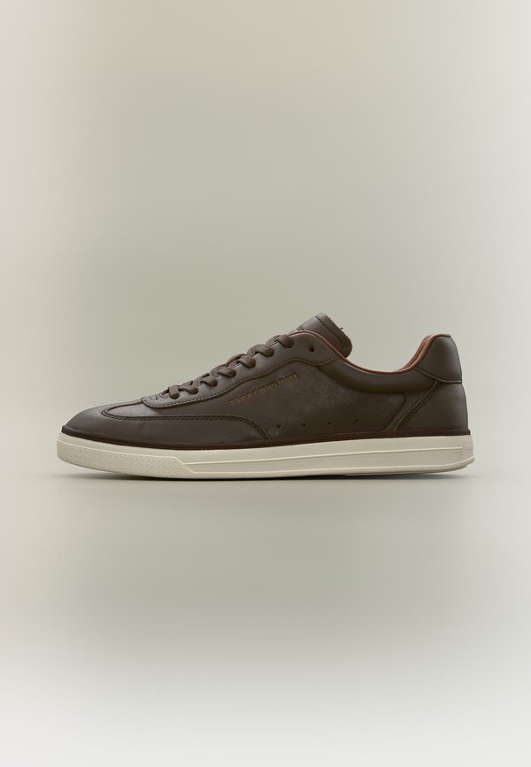 Tommy Hilfiger TH LO LUX LTH SNEAKER - Trainers - legacy brown