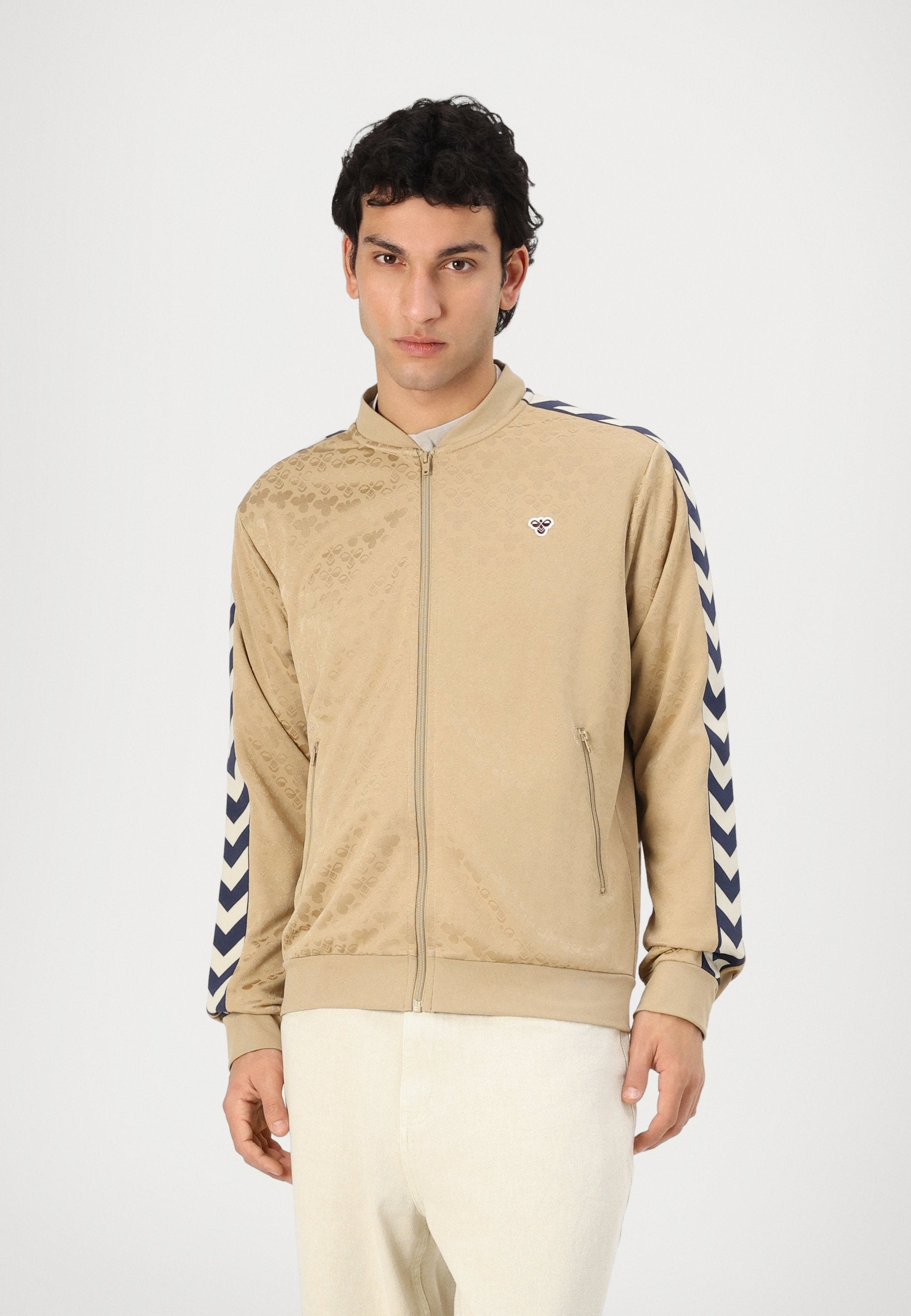 Hummel ARCHIVE REGULAR JACKET