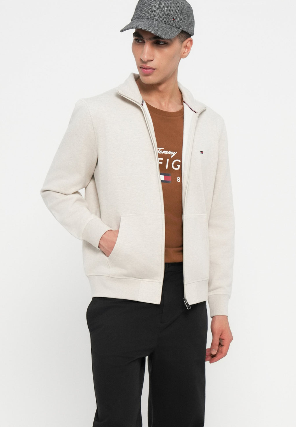 STAND-UP COLLAR ZIP-THRU FLEECE SWEATSHIRT Media 5
