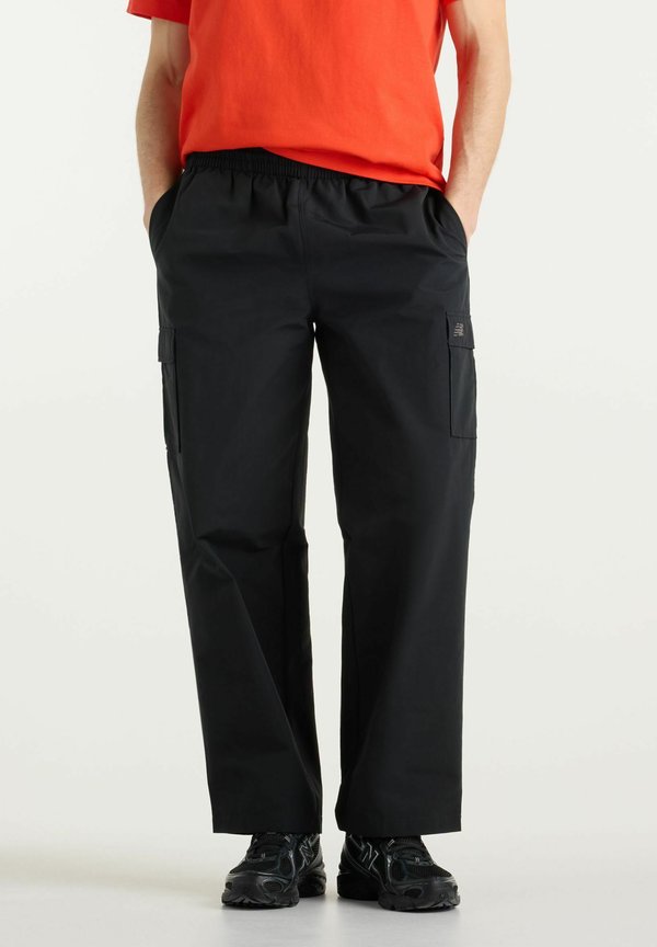 New Balance WOVEN CARGO PANT - Cargo trousers - black