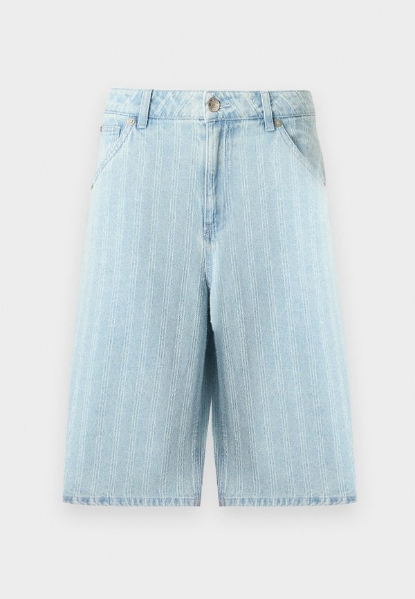 ONLY ONLCRISTA MATE - Denim shorts - light blue denim