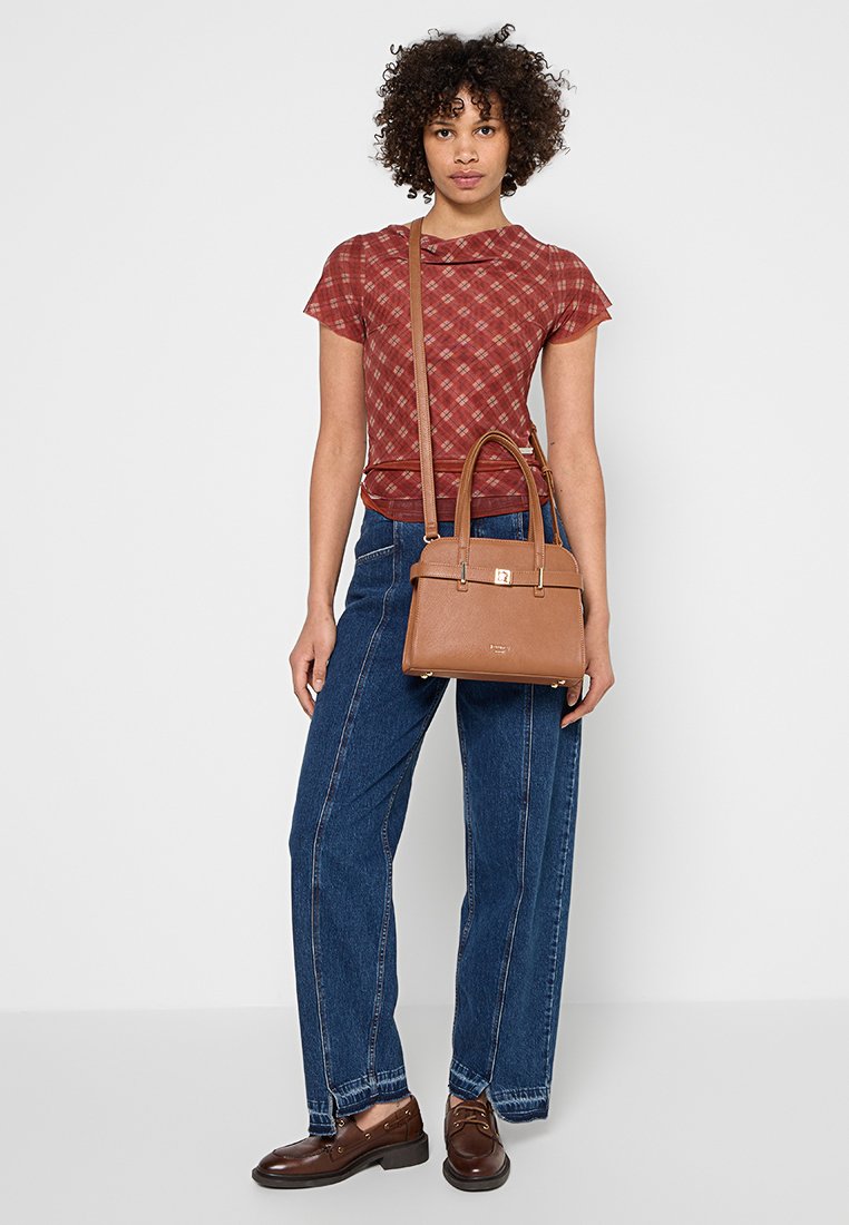 Dune London DELINEATE