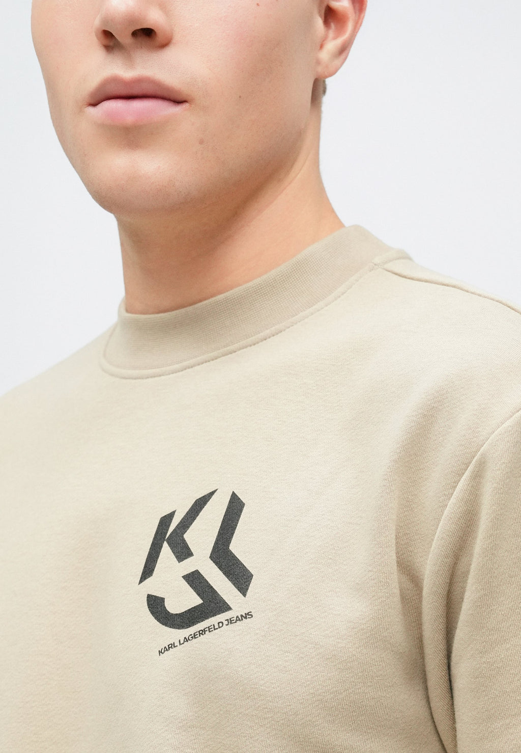 MONOGRAM PATCH Media 6