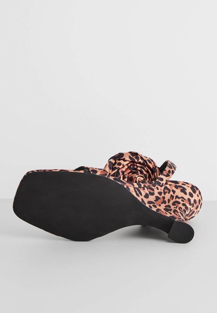 Jeffrey Campbell WILDFLOWER