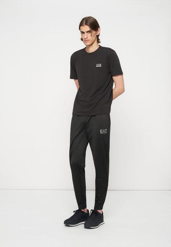 EA7 Emporio Armani