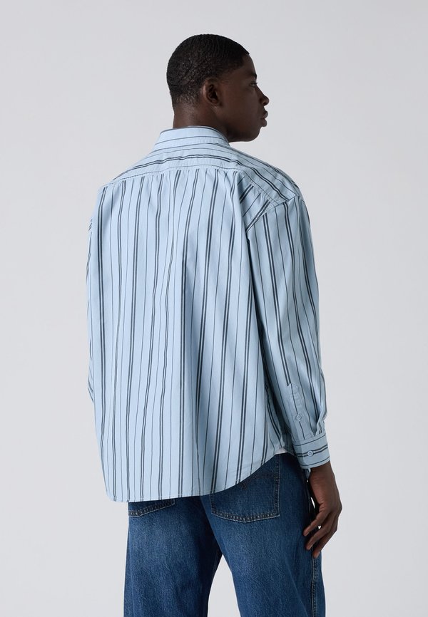 Levi's® LOOSE BUTTON UP