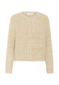 Beiger Strickcardigan mit rundem Ausschnitt, langen Ärmeln, strukturiertem Stoff und fünf Knopfverschluss mit hellen Knöpfen.