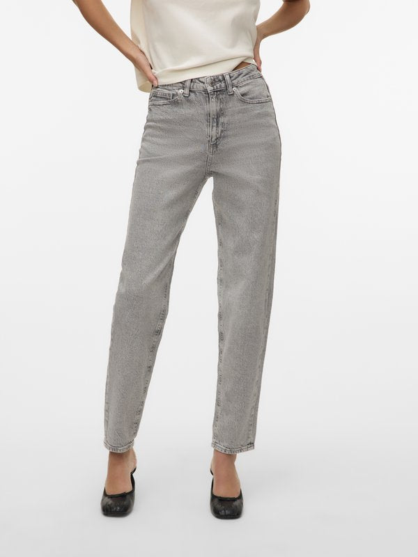 Vero Moda Mom fit VMTESSA High rise - Mom Jeans - light grey denim