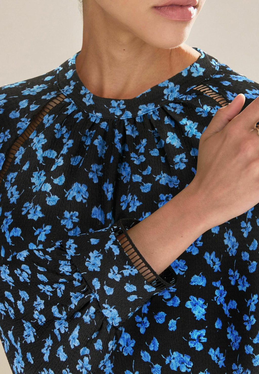 Next LONG SLEEVE LADDER DETAIL
