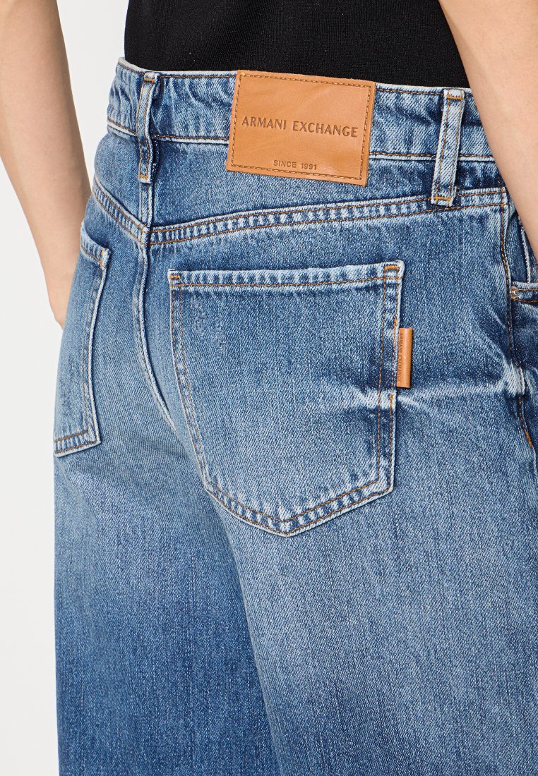 Armani Exchange Jeans Relaxed Fit Media 6