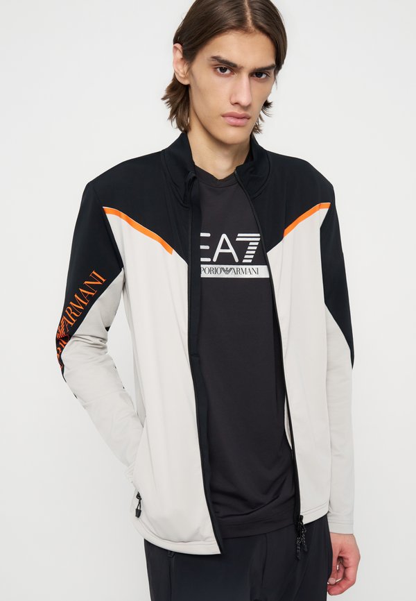 EA7 Emporio Armani