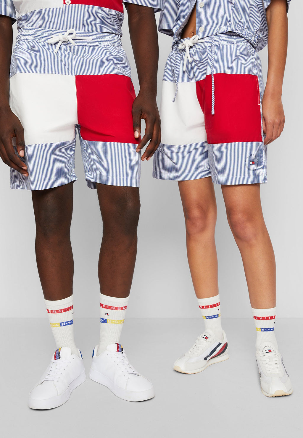EXCLUSIVE UNISEX HILFIGER TEAM FLAG Media 4