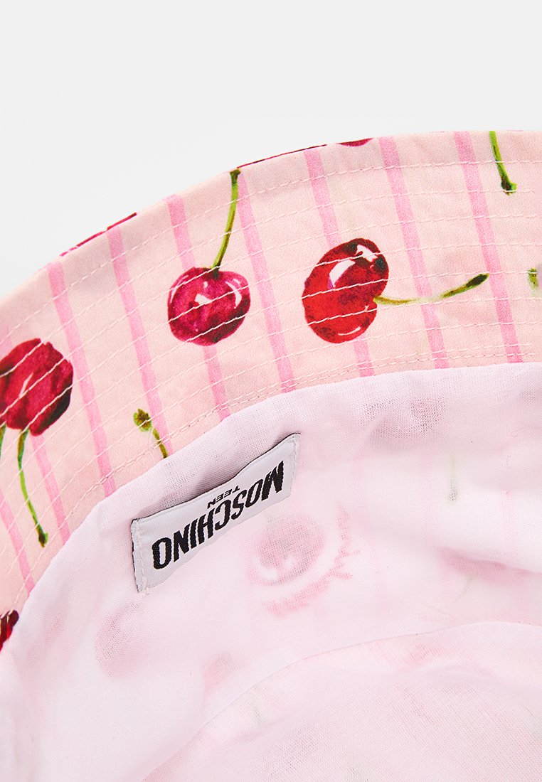 MOSCHINO