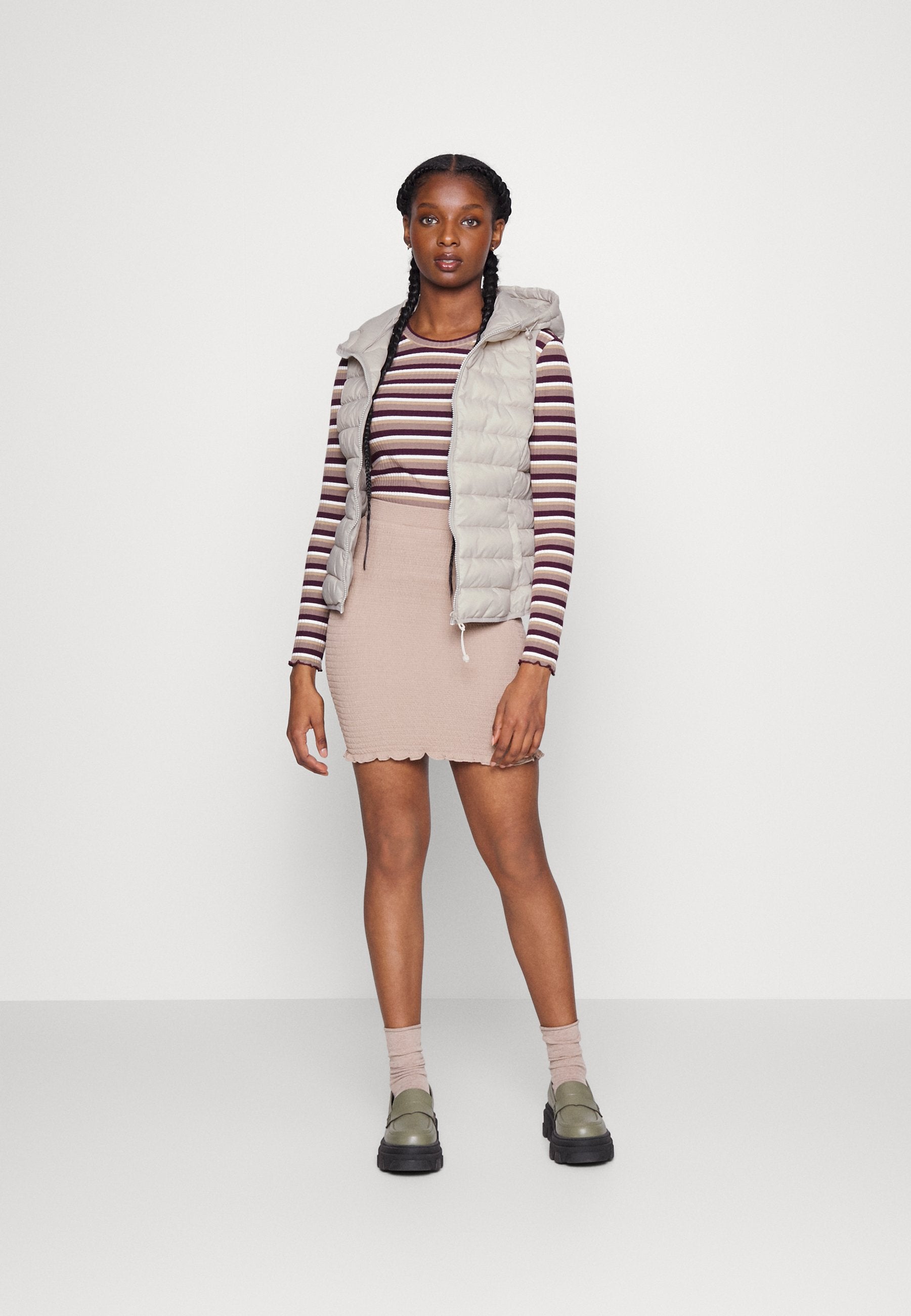 ONLNEWTAHOE HOOD WAISTCOAT Media 2