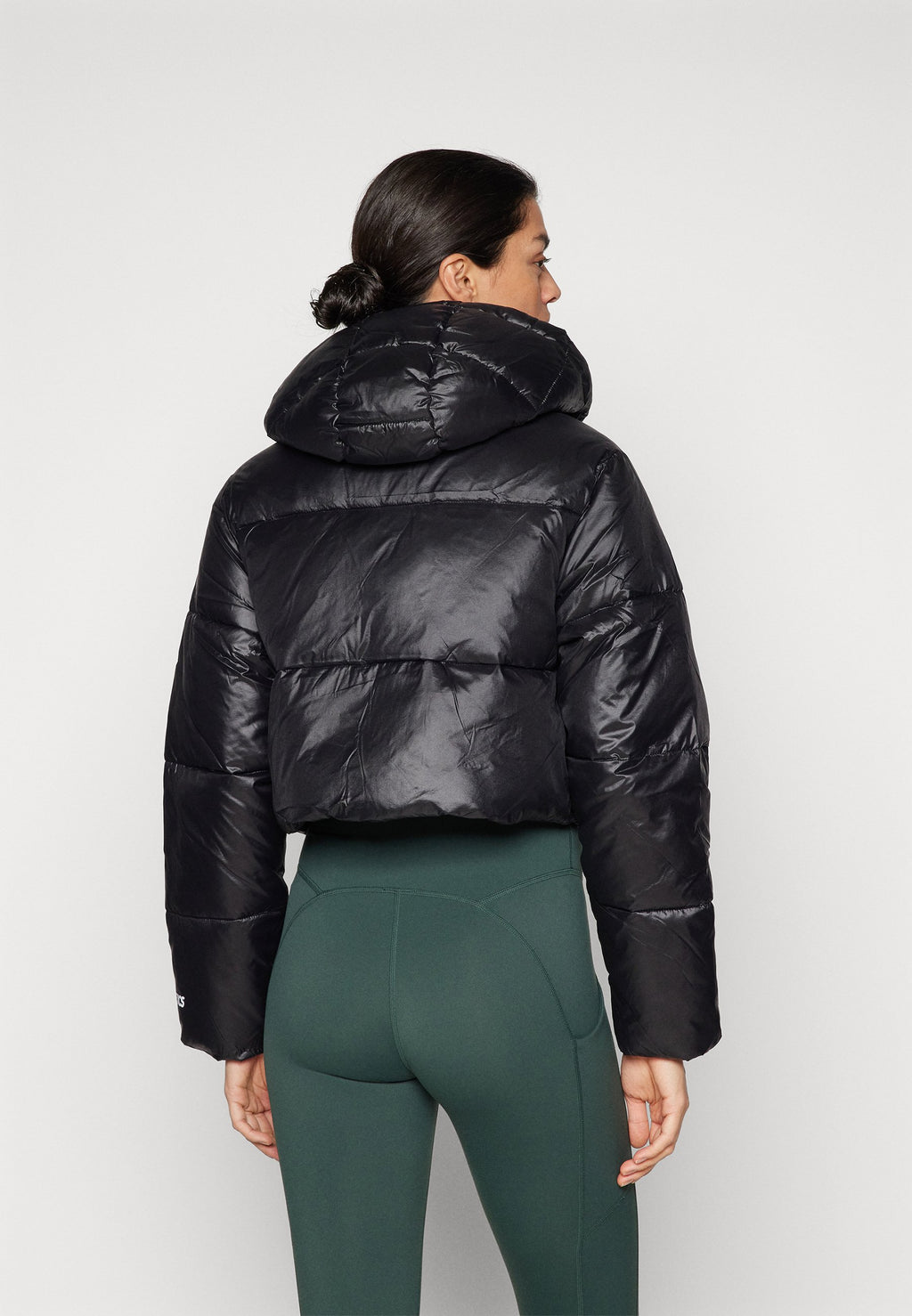 Fabletics ESSENTIAL CROPPED HOODED PUFFER
