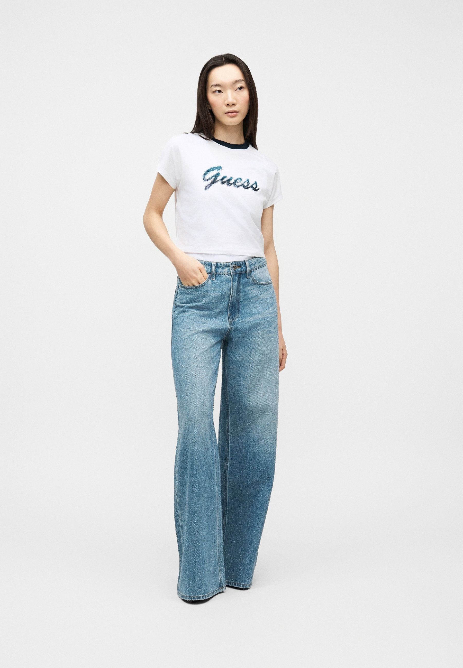 Guess SS CN SCRIPT CROP TEE