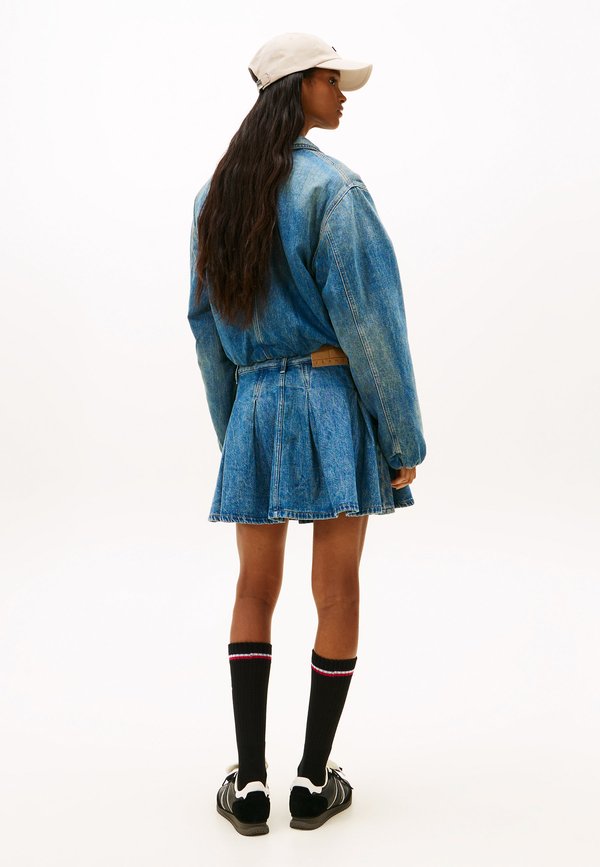 Tommy Jeans RELAXED PADDED DENIM HARRINGTON JACKET