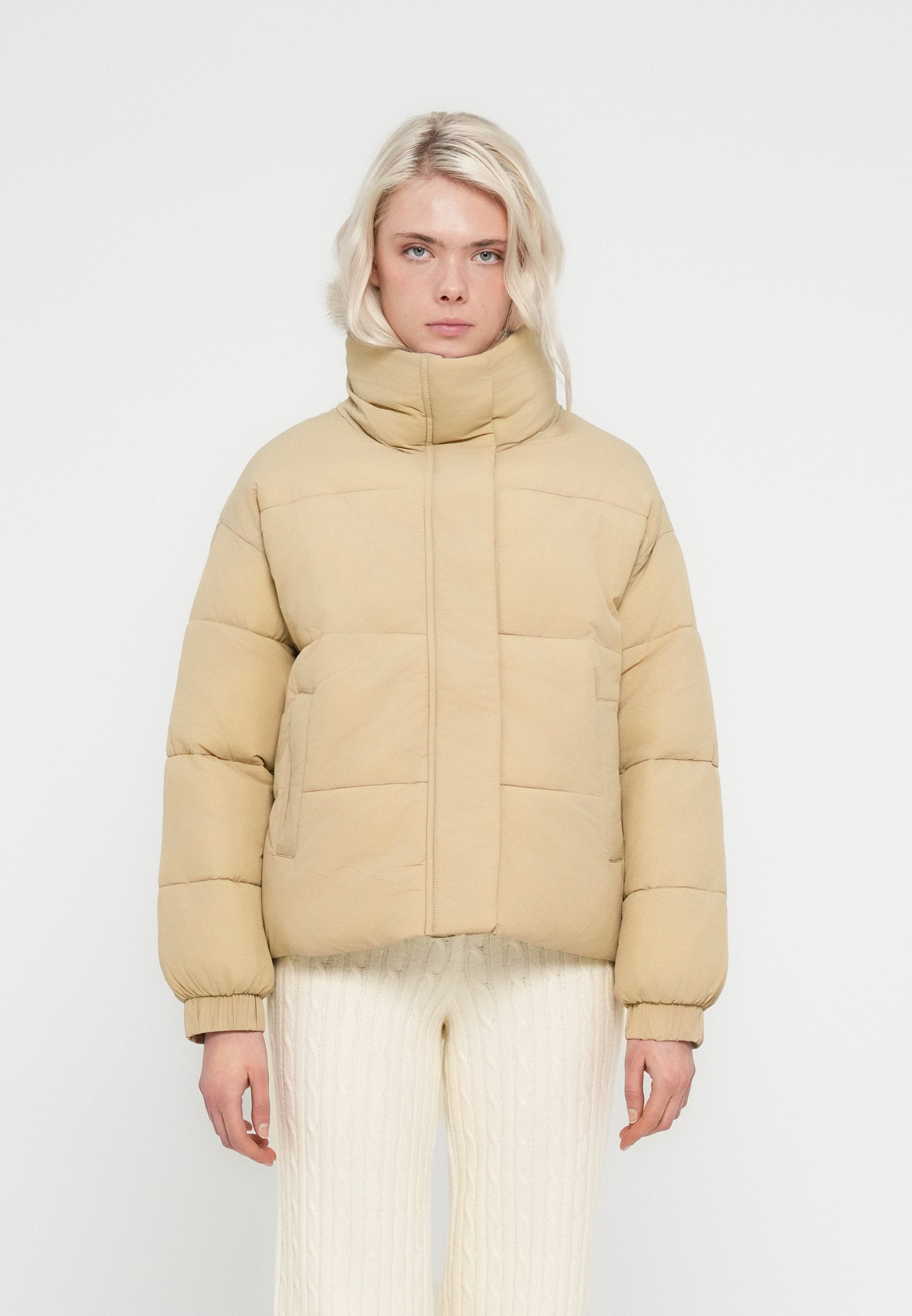 GAP PUFFER COLLAR
