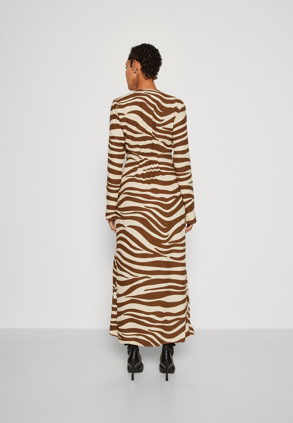 NA-KD WAIST DETAIL DRESS