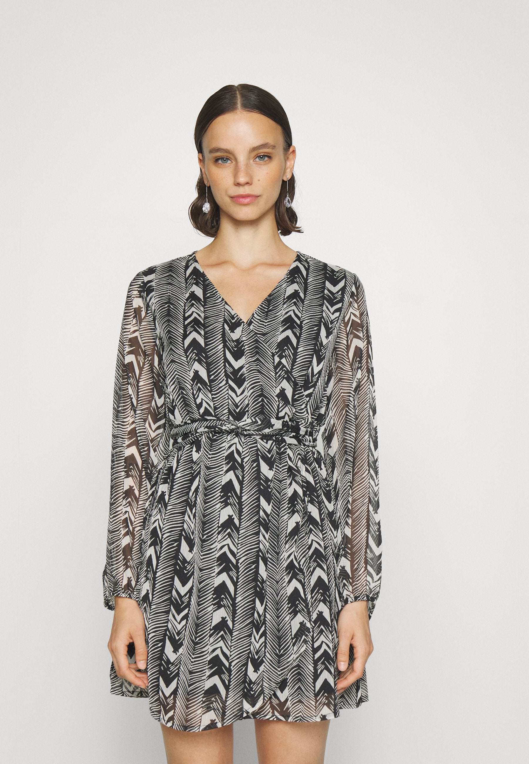 ONLZIGGY LIFE WRAP DRESS Media 3