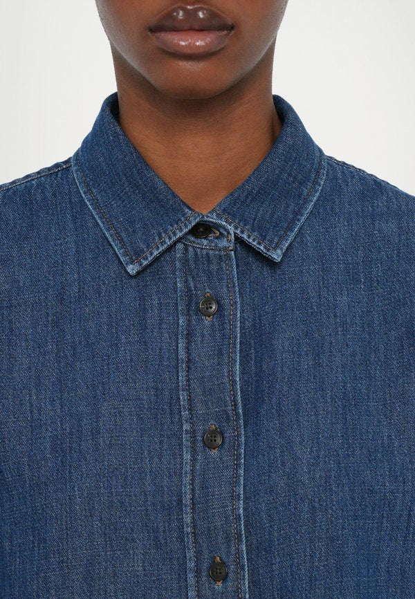 CLOSED CLASSIC SHIRT WITH STRAP DETAIL