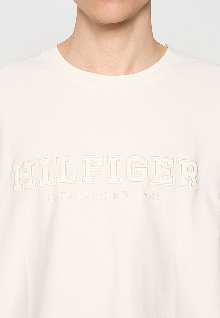 Tommy Hilfiger T-Shirt print Media 5