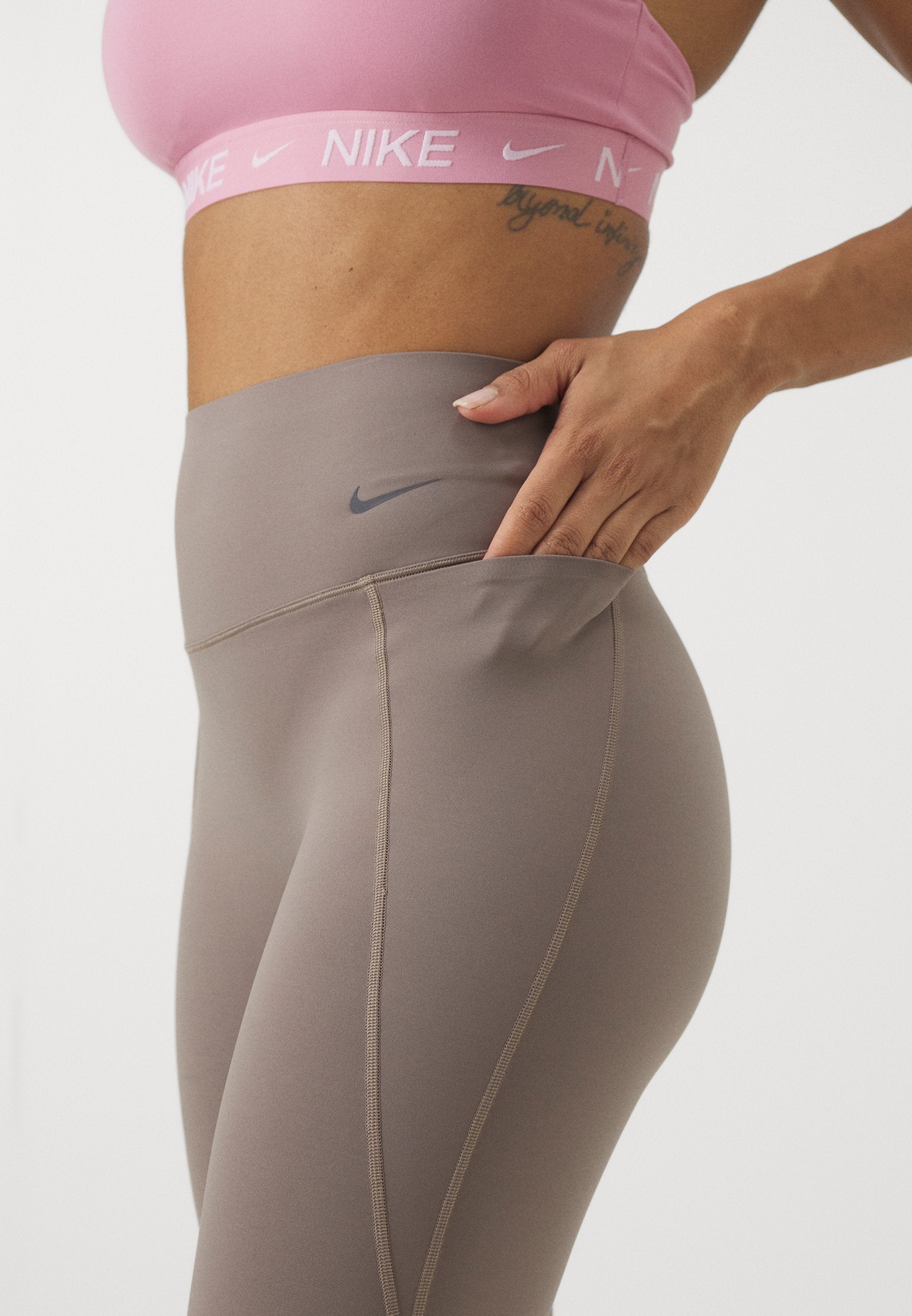 Nike Performance W NK DF UNIVERSA HR PKT TGHT