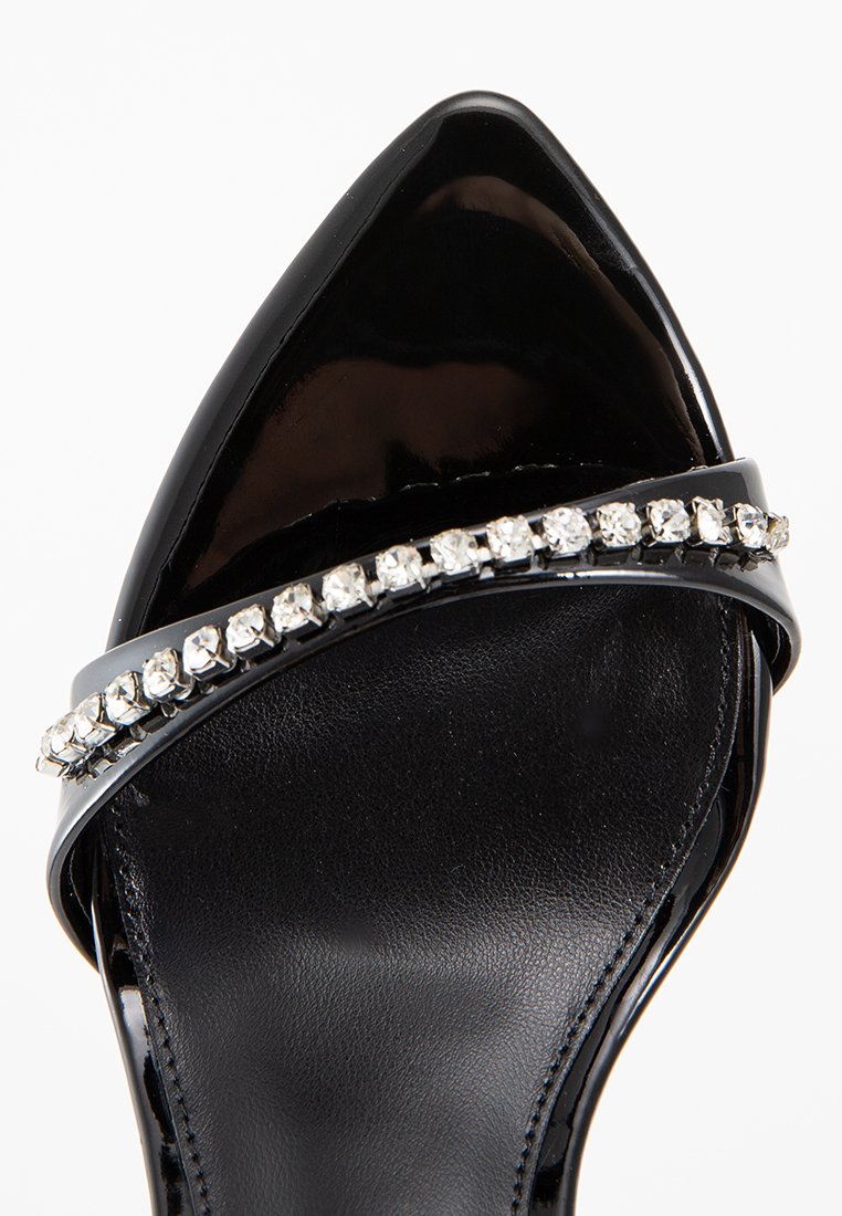 Steve Madden