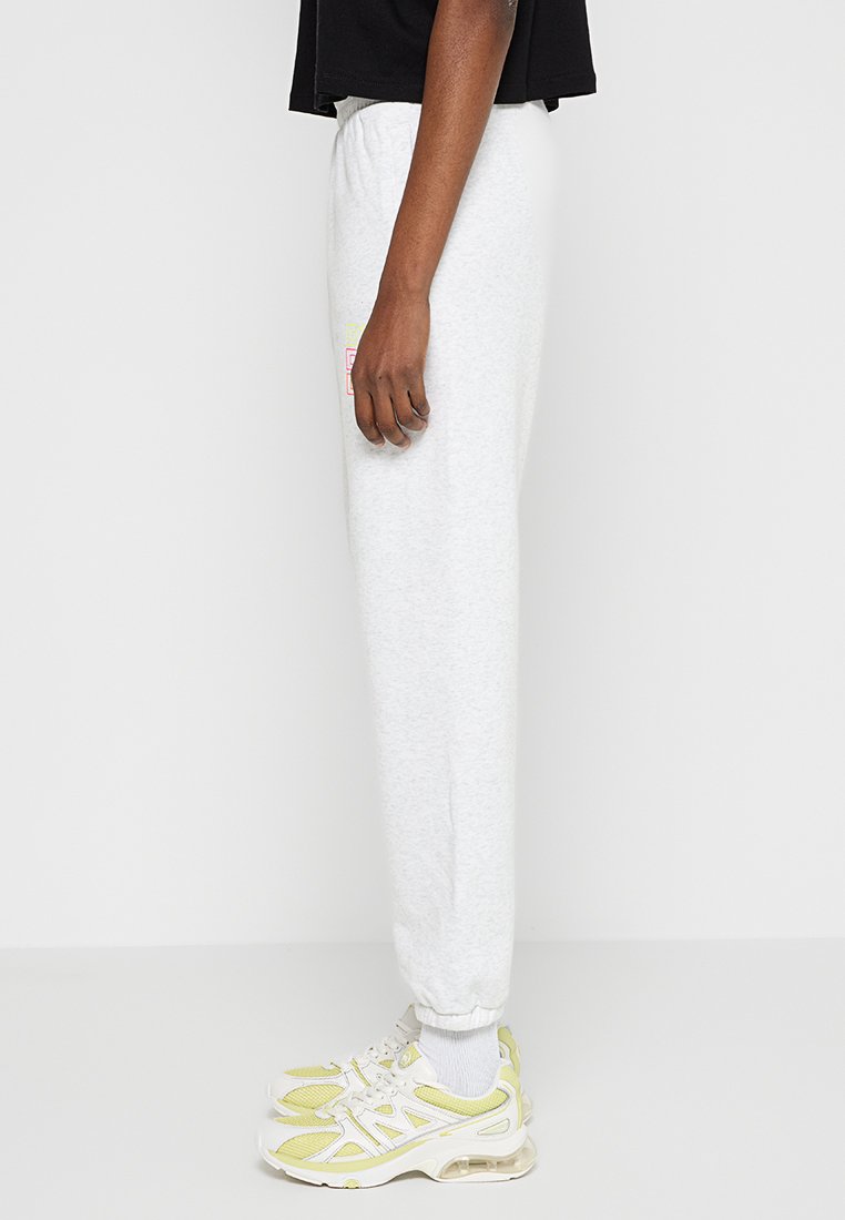 DKNY Sport