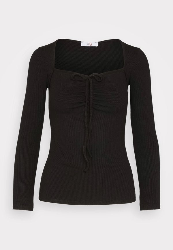WAL G. DONNA SQUARE NECK