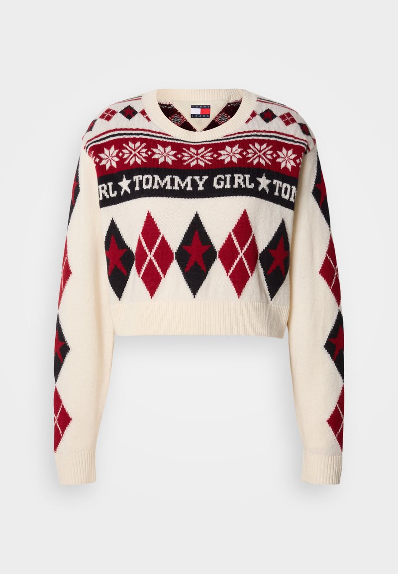 Kürzer geschnittenen Pullover in Creme mit roten und schwarzen Rautenmuster. Mit geripptem Saum, Rundhalsausschnitt und dem Text "TOMMY GIRL" über der Brust.