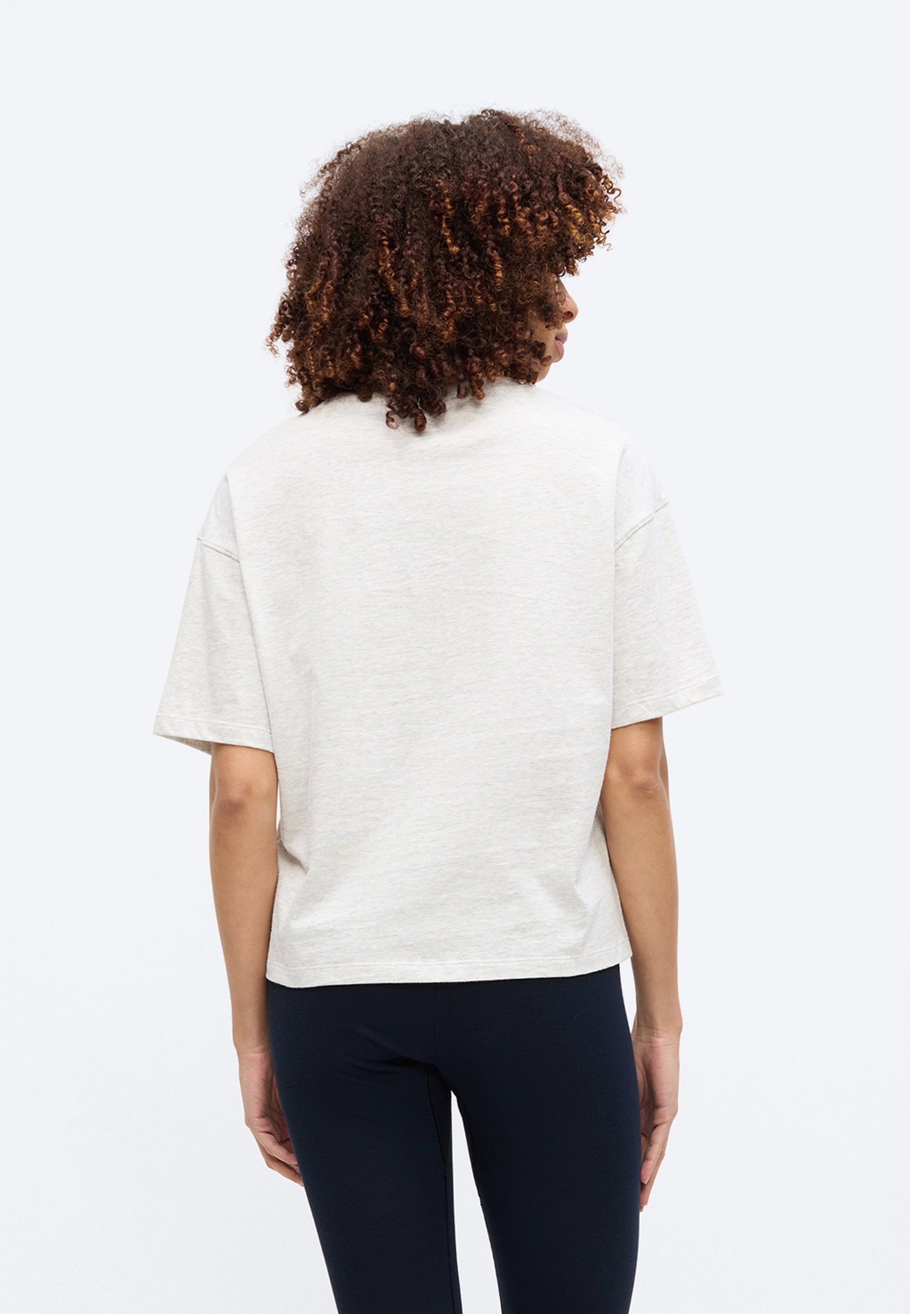 ESSENTIAL LOGO LOUNGE T-SHIRT Media 5