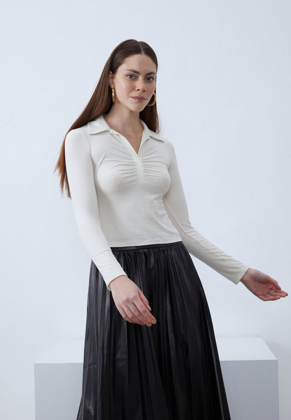 Anna Field