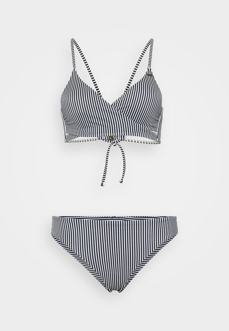 Gestreiftes Bikini-Set in Marineblau und Weiß. Das Bralette verfügt über verstellbare Träger und eine Bindeschleife, dazu passende tiefer geschnittene Bottoms. Glatte Textur.