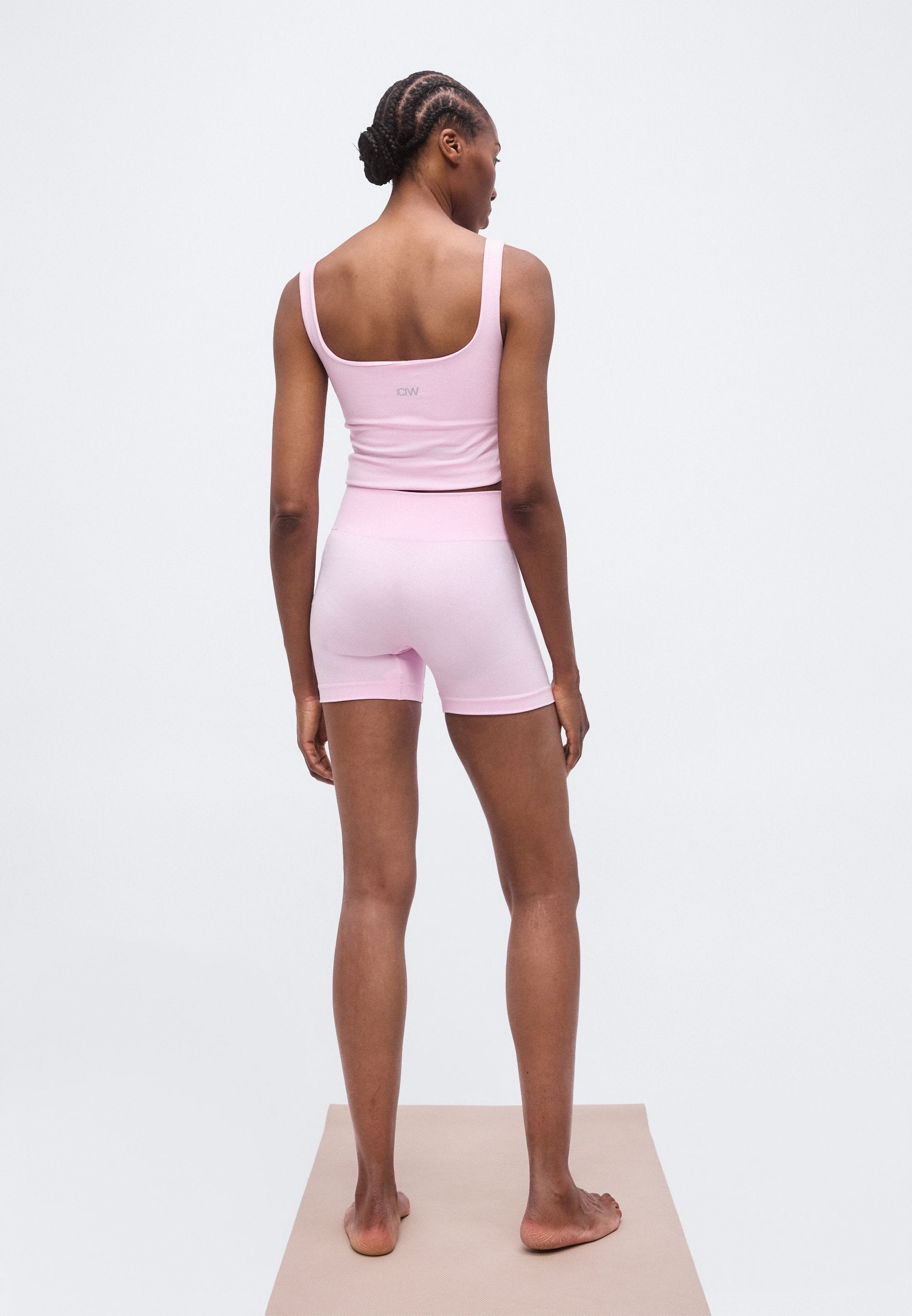 ICANIWILL SMOOTH SEAMLESS MIDI SHORTS