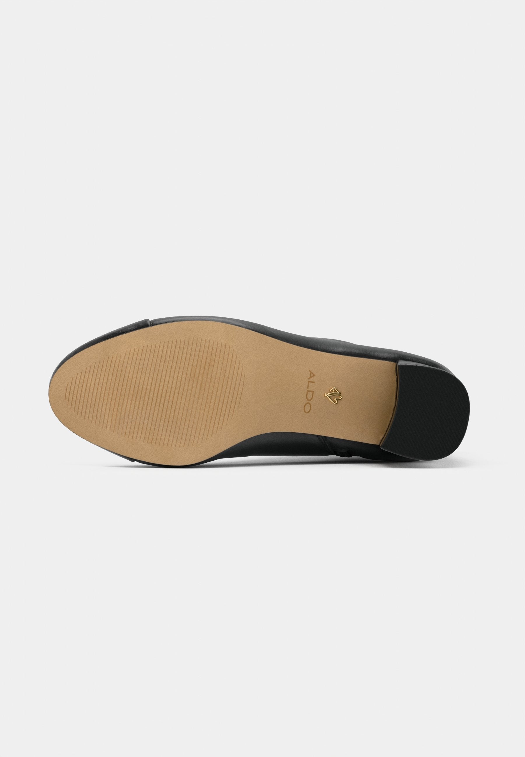ALDO TIFFY PILLOW WALK