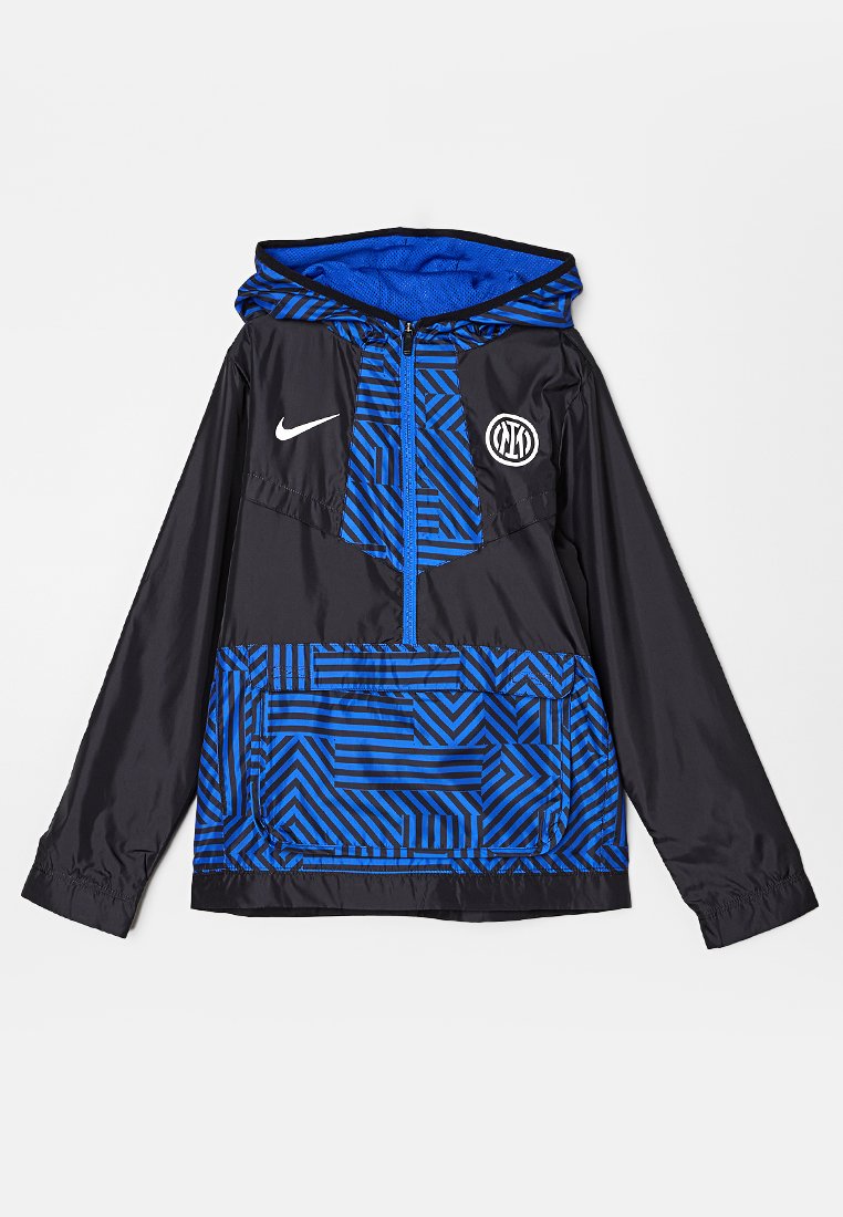 Schwarze Windjacke mit blauem geometrischen Muster, mit Reißverschluss und Kapuze. Verfügt über das Nike-Logo auf der Brust und eine Vorderasche mit vertikalen Akzenten.