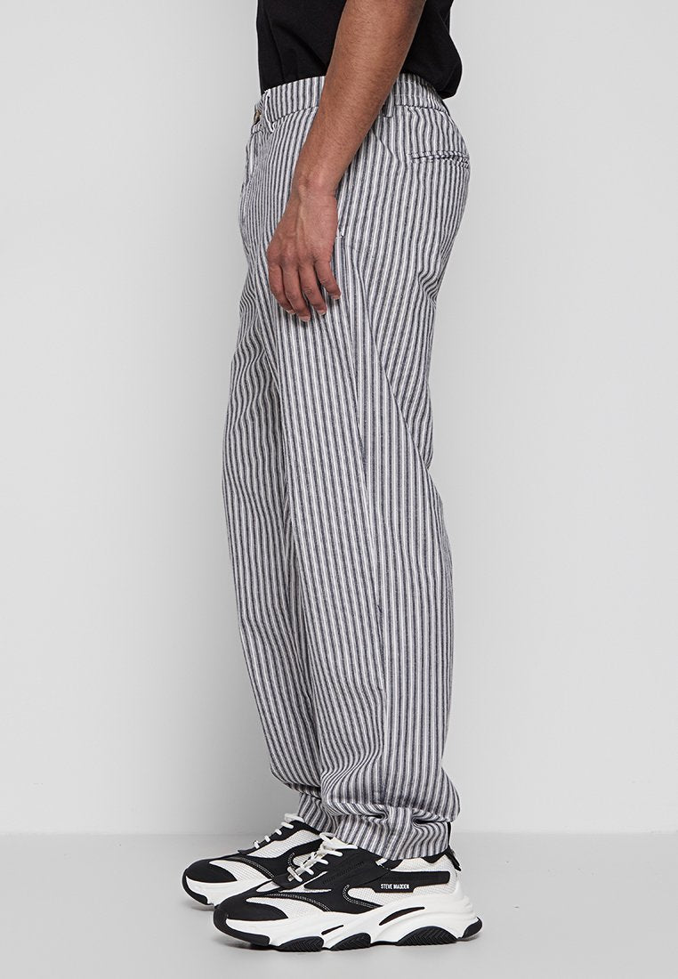 RELAXED FIT Media 2