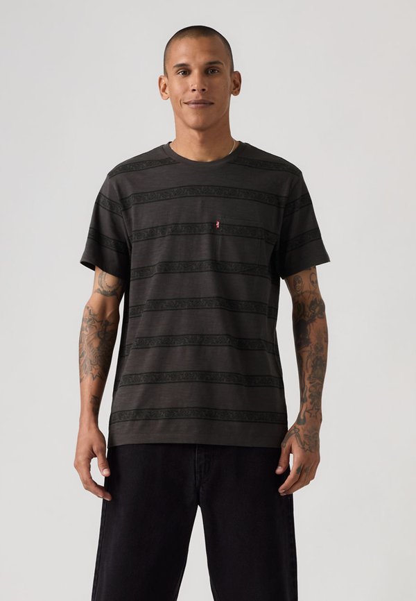 Levi's® CLASSIC POCKET TEE