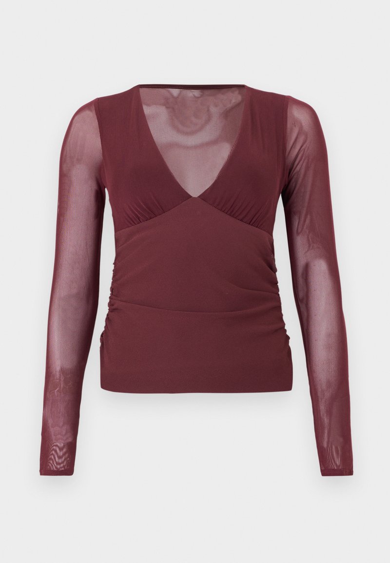 Bordeauxrotes Langarmshirt mit transparenten Mesh-Ärmeln und V-Ausschnitt, mit gerafften Details an den Seiten und aus festem Stoff am Körper.