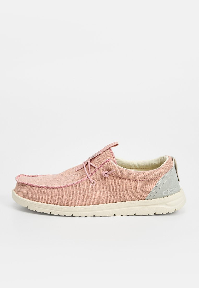 Rosa Leinenschuhe mit niedrigem Schnitt, weißer Gummisohle, grauem Fersenakzent und Schnürdetail vorne. Weiches, strukturiertes Material.