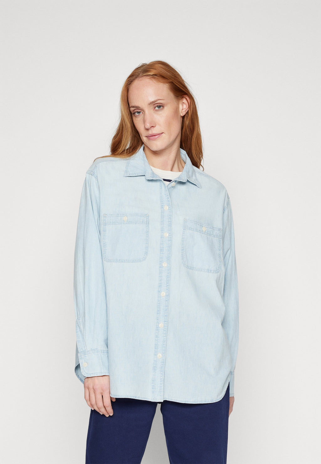 GAP THE BIG SHIRT BLEACH CHAMBRAY