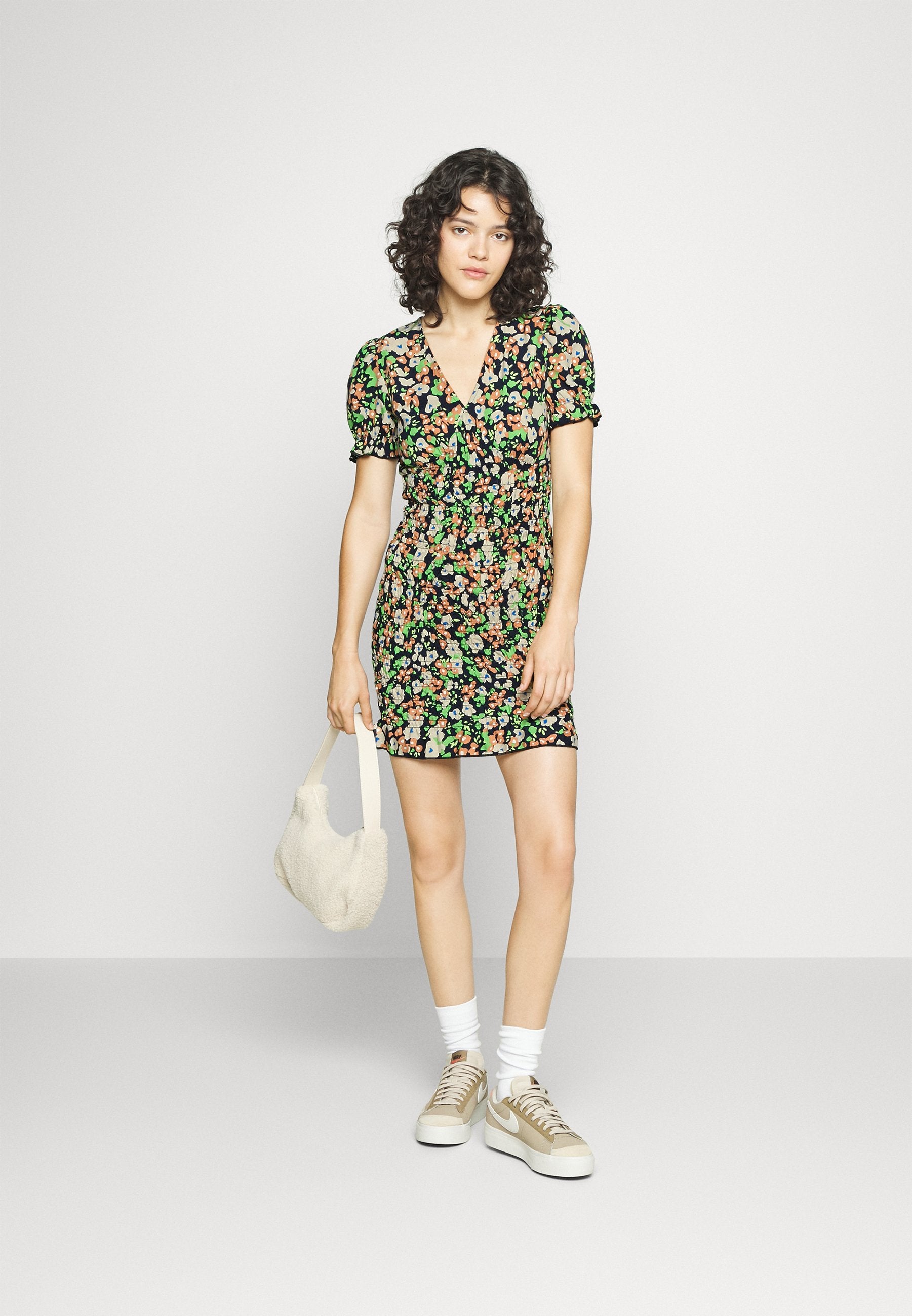 Noisy May NMVIGGA V NECK DRESS