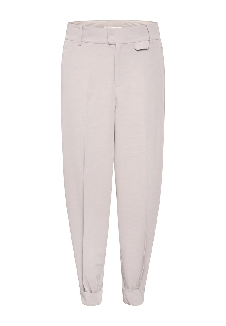 Helle graue, maßgeschneiderte Hose mit glatter Textur, schmalem Schnitt, seitlichen Taschen und einem Gürtelschlaufen-Detail mit Stoffgürtel.
